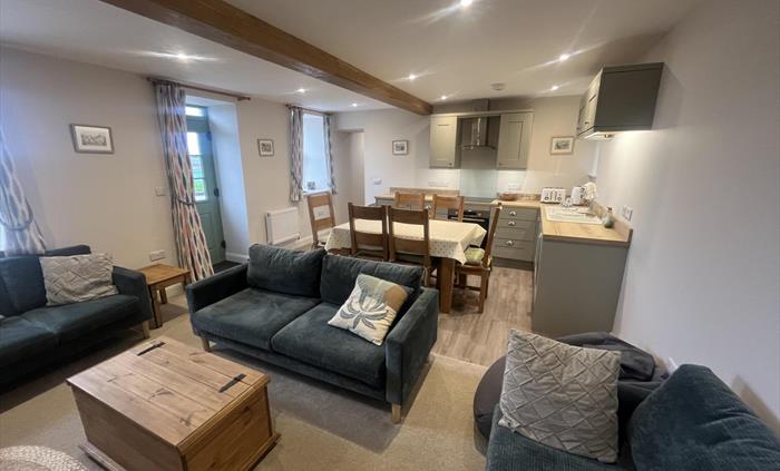 large kitchen dinner with seating for six. Includes dish washer and all mod cons